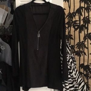 Worn once very cool black on black shirt